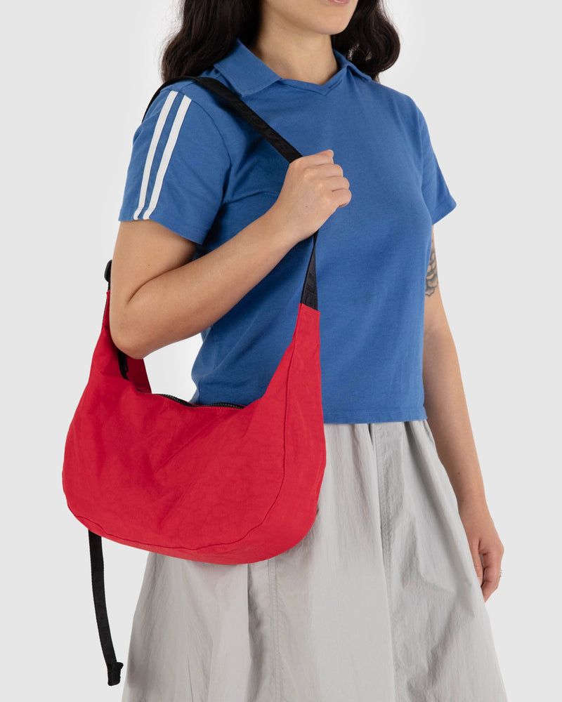 BAGGU.com  Medium Nylon Crescent Bag - Candy Apple 47