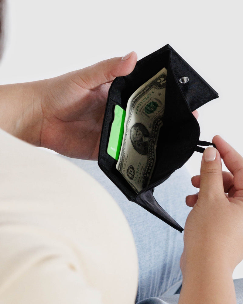 BAGGU.com  Snap Wallet - Black