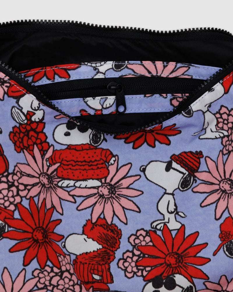 BAGGU.com  Medium Nylon Crescent Bag - Floral Snoopy