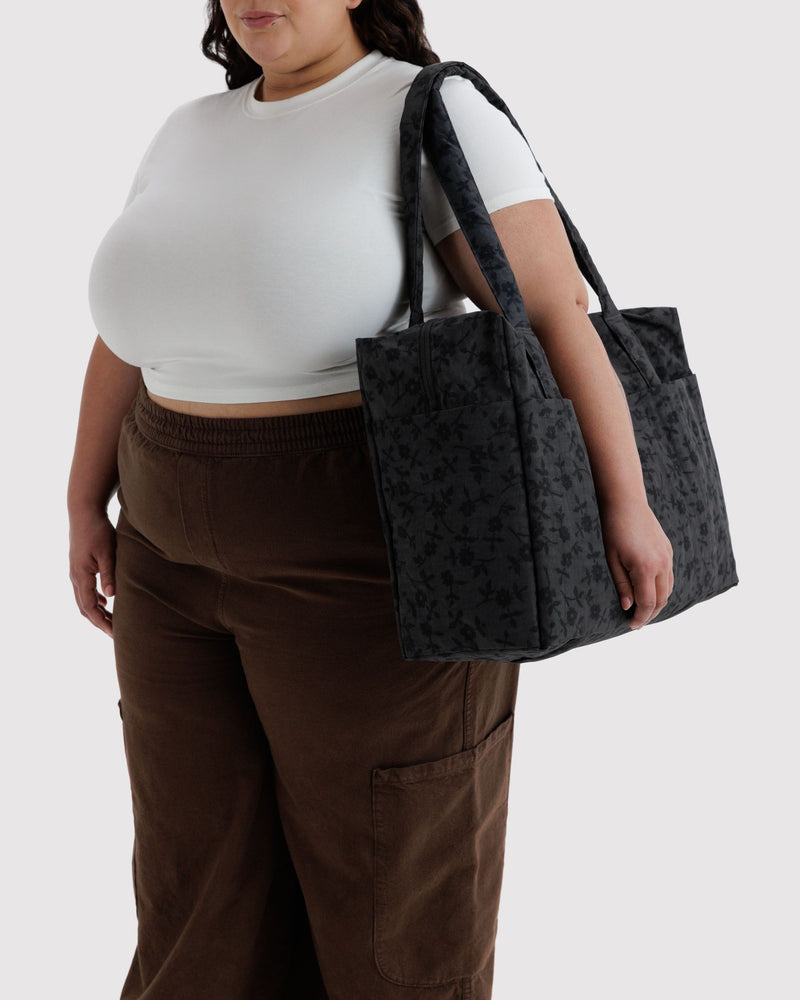 BAGGU  Cloud Carry-on - Charcoal Ditsy Floral