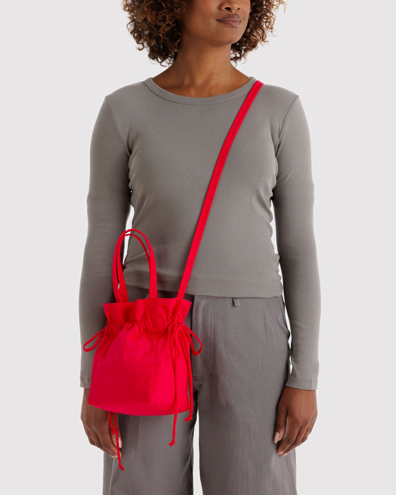 BAGGU  Nylon Drawstring Bag - Candy Apple