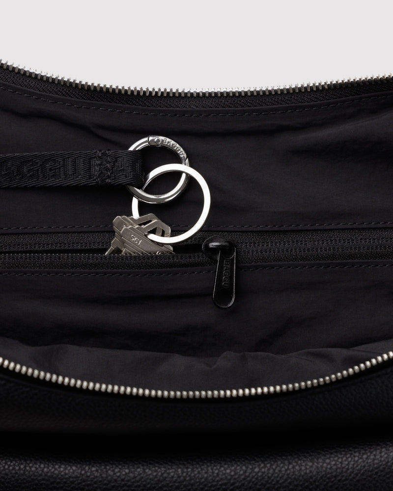 BAGGU  Medium Recycled Leather Flat Crescent - Black