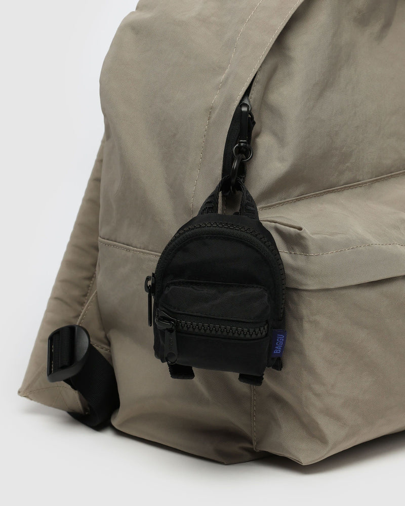 BAGGU.com  Backpack Charm - Black