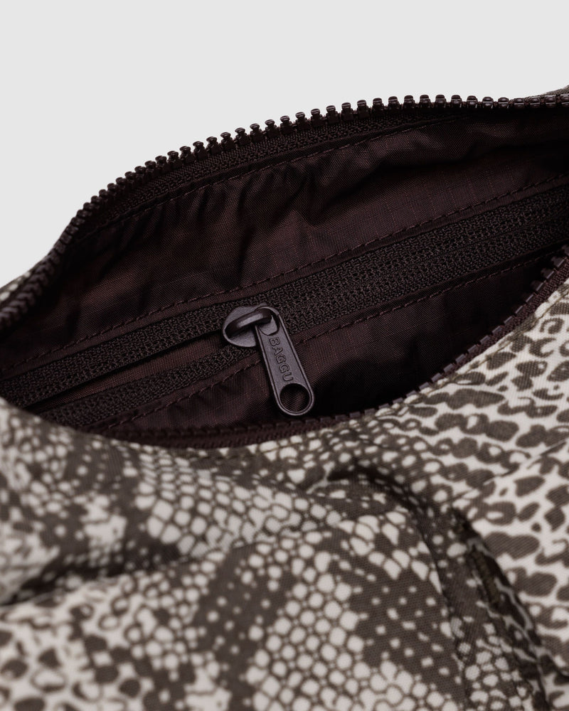 BAGGU.com  Cargo Shoulder Bag - Snakeskin