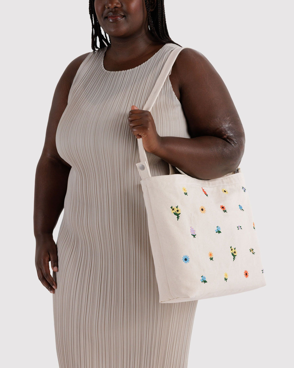 BAGGU Shop All Horizontal Zip Duck Bag - Embroidered Ditsy Floral