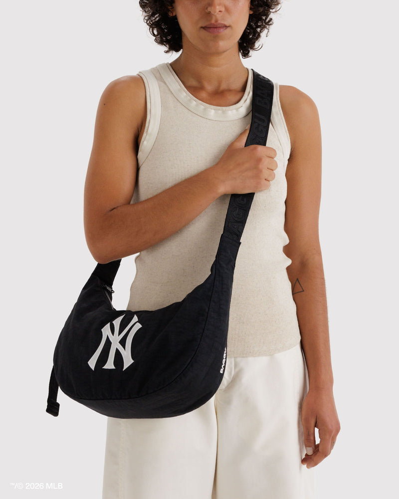 BAGGU  Medium Nylon Crescent Bag - New York Yankees™