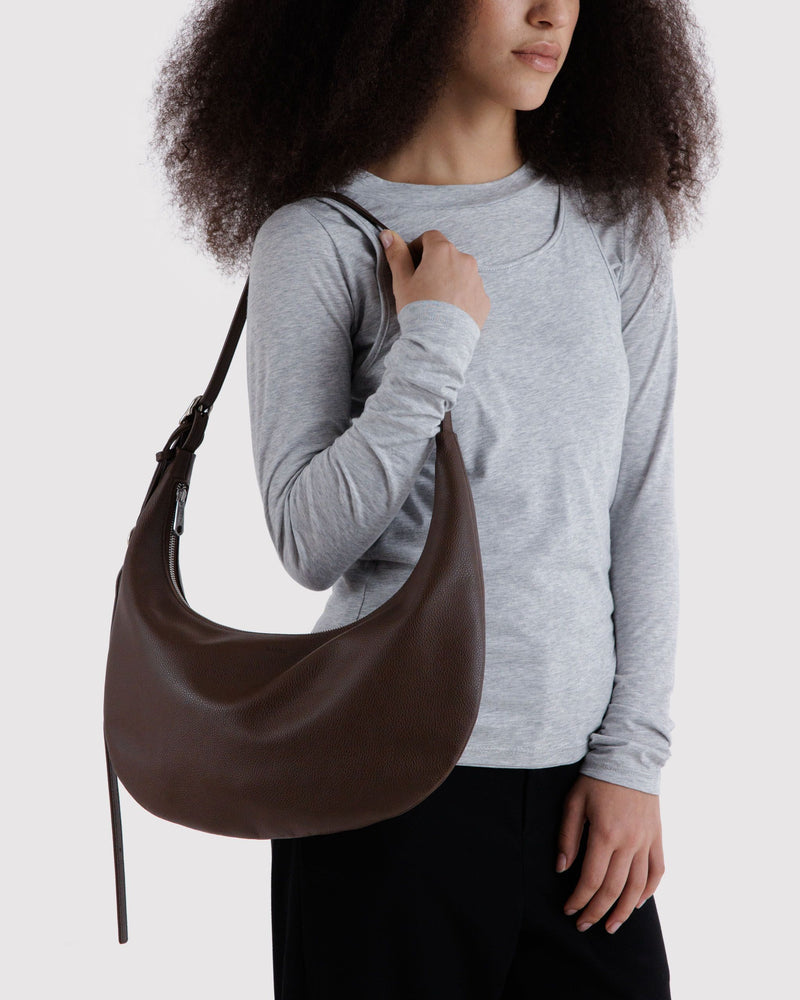 BAGGU  Medium Recycled Leather Flat Crescent - Brown