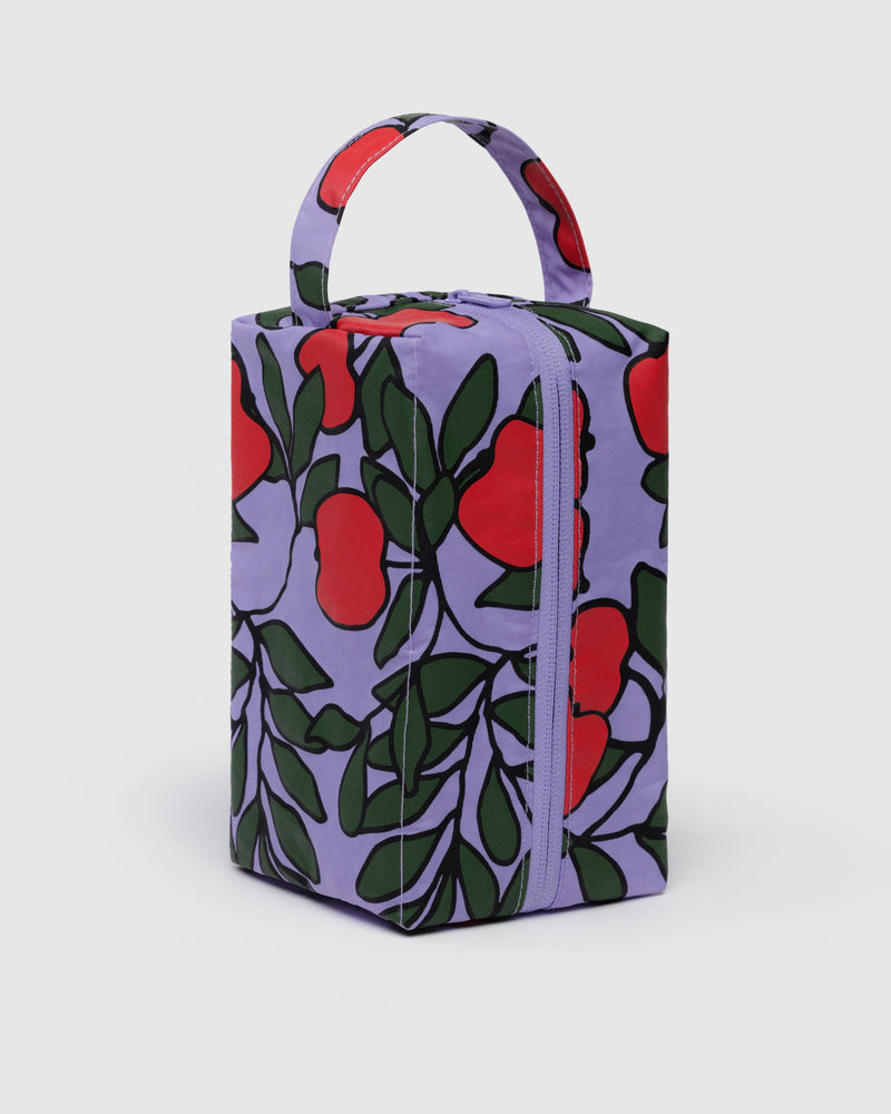 BAGGU.com  Dopp Kit - Apple Tree