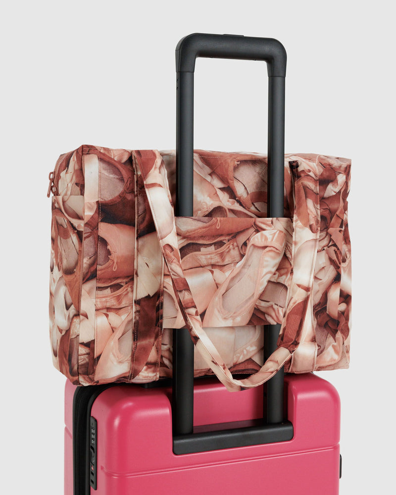 BAGGU ALL PRODUCTS Small Cloud Carry-On - Pointe Shoe