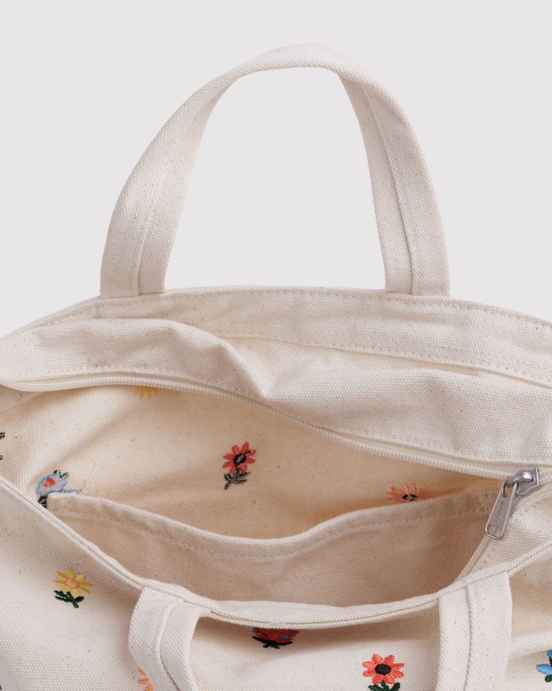 BAGGU  Horizontal Zip Duck Bag - Embroidered Ditsy Floral