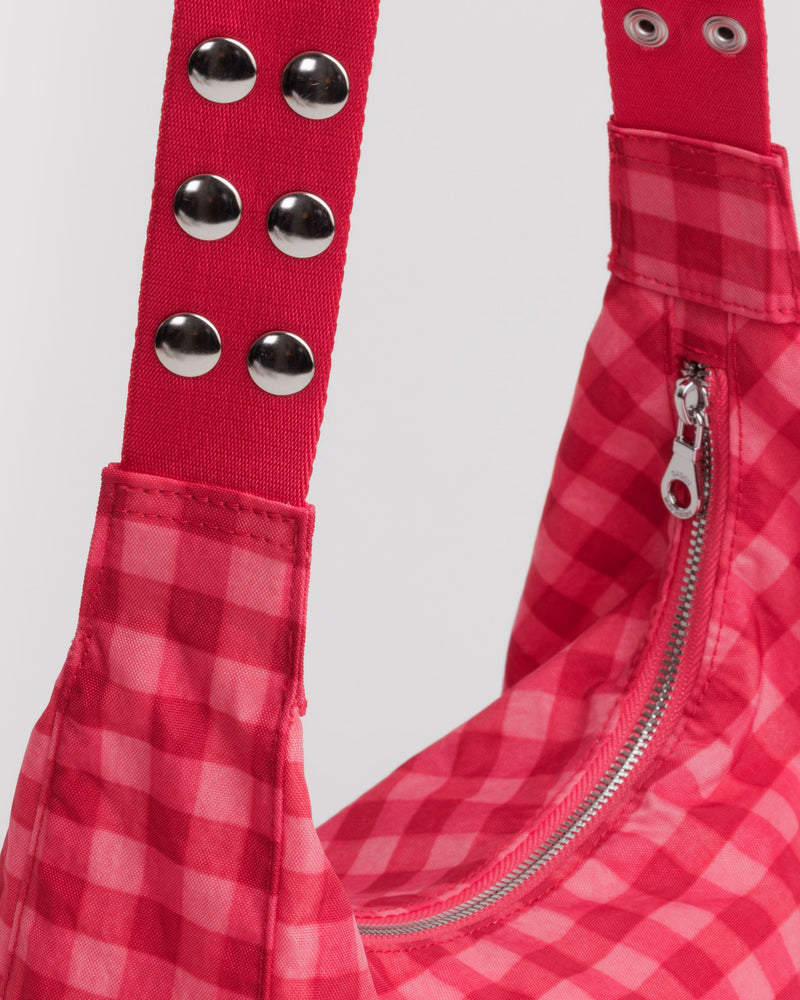 BAGGU ALL PRODUCTS Popper Strap Medium Nylon Crescent Bag - Ruby Gingham