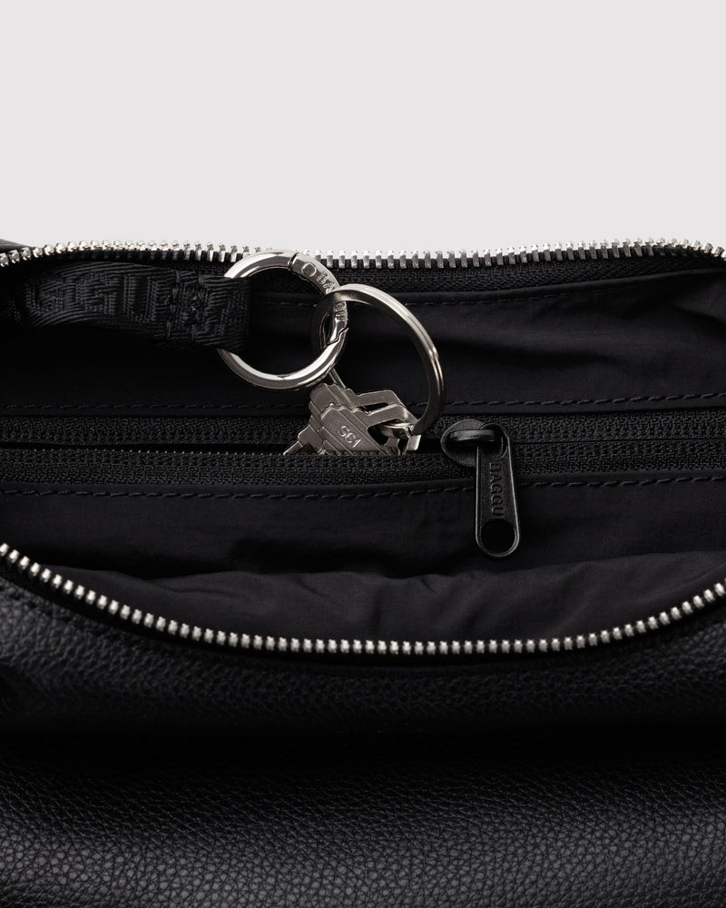 BAGGU  Small Recycled Leather Flat Crescent - Black