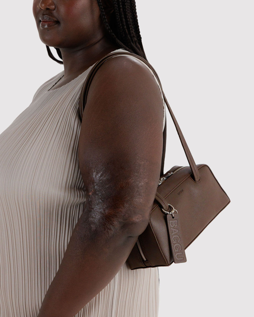 BAGGU Recycled Leather 2025 - Shipping Small Recycled Leather Bowler Bag - Brown
