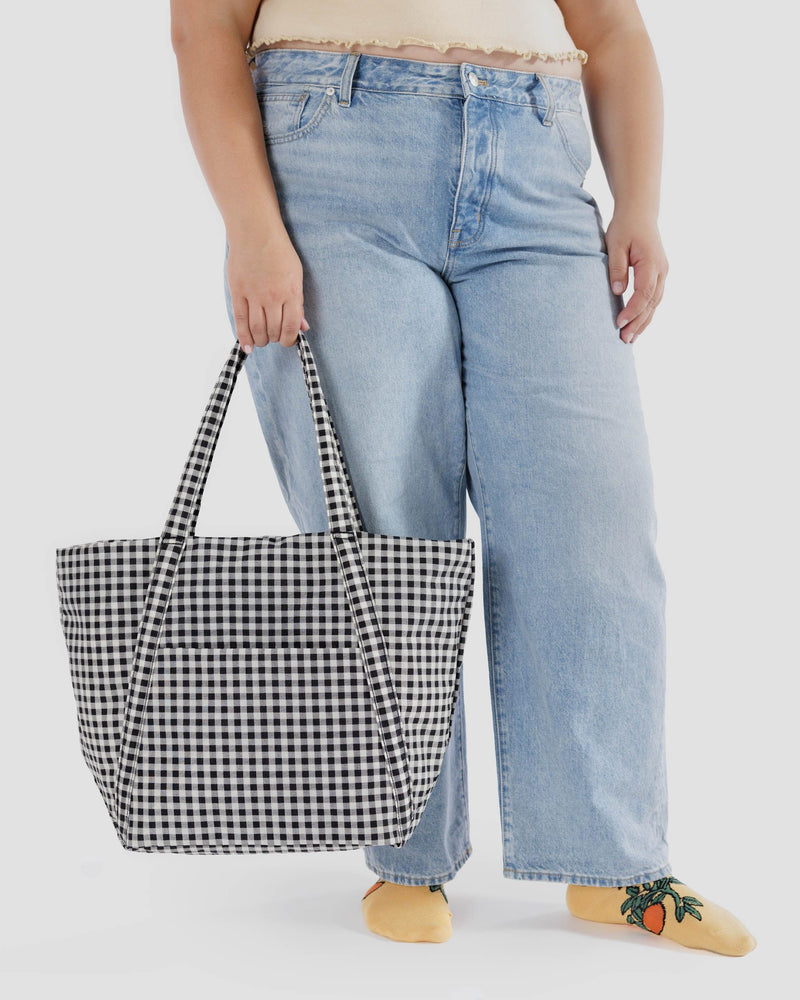 BAGGU.com  Cloud Bag - Black & White Gingham
